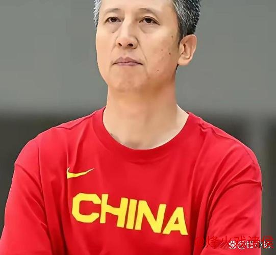 国家队后卫表现不佳，程帅澎因伤缺阵，郭士强被迫启动重建