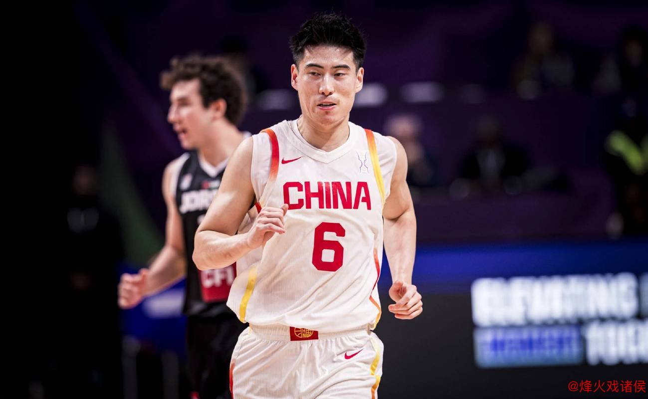 国家队后卫表现不佳，程帅澎因伤缺阵，郭士强被迫启动重建