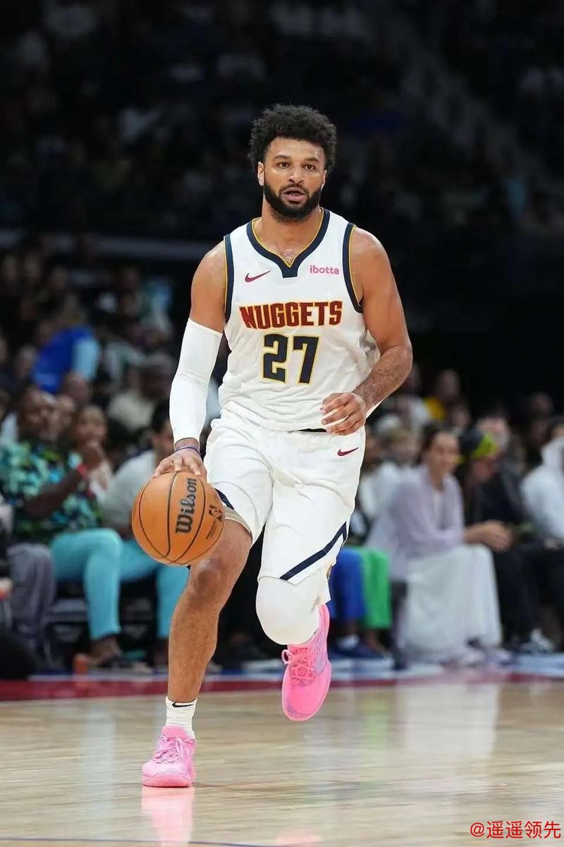 硬汉，掘金队贾马尔·穆雷带伤上阵，带队力克奇队